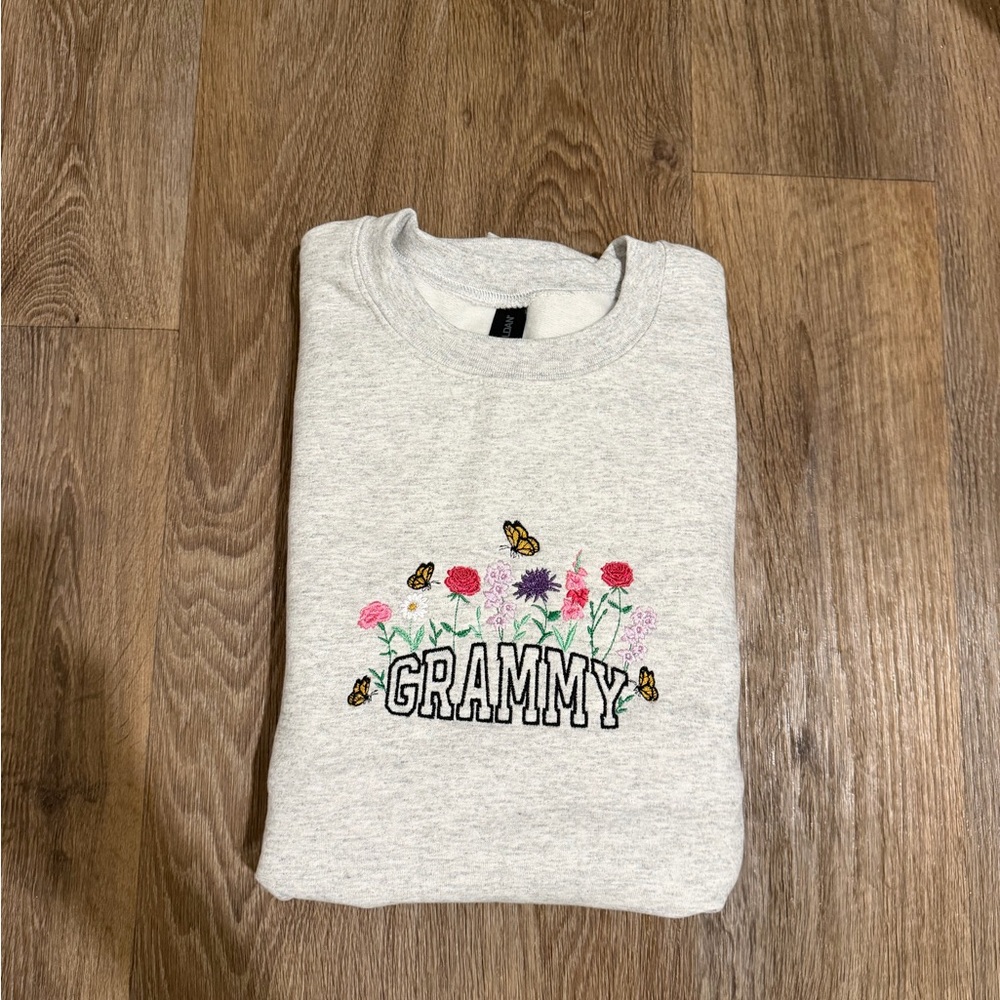 Custom Grammy grandma gray Sweatshirt